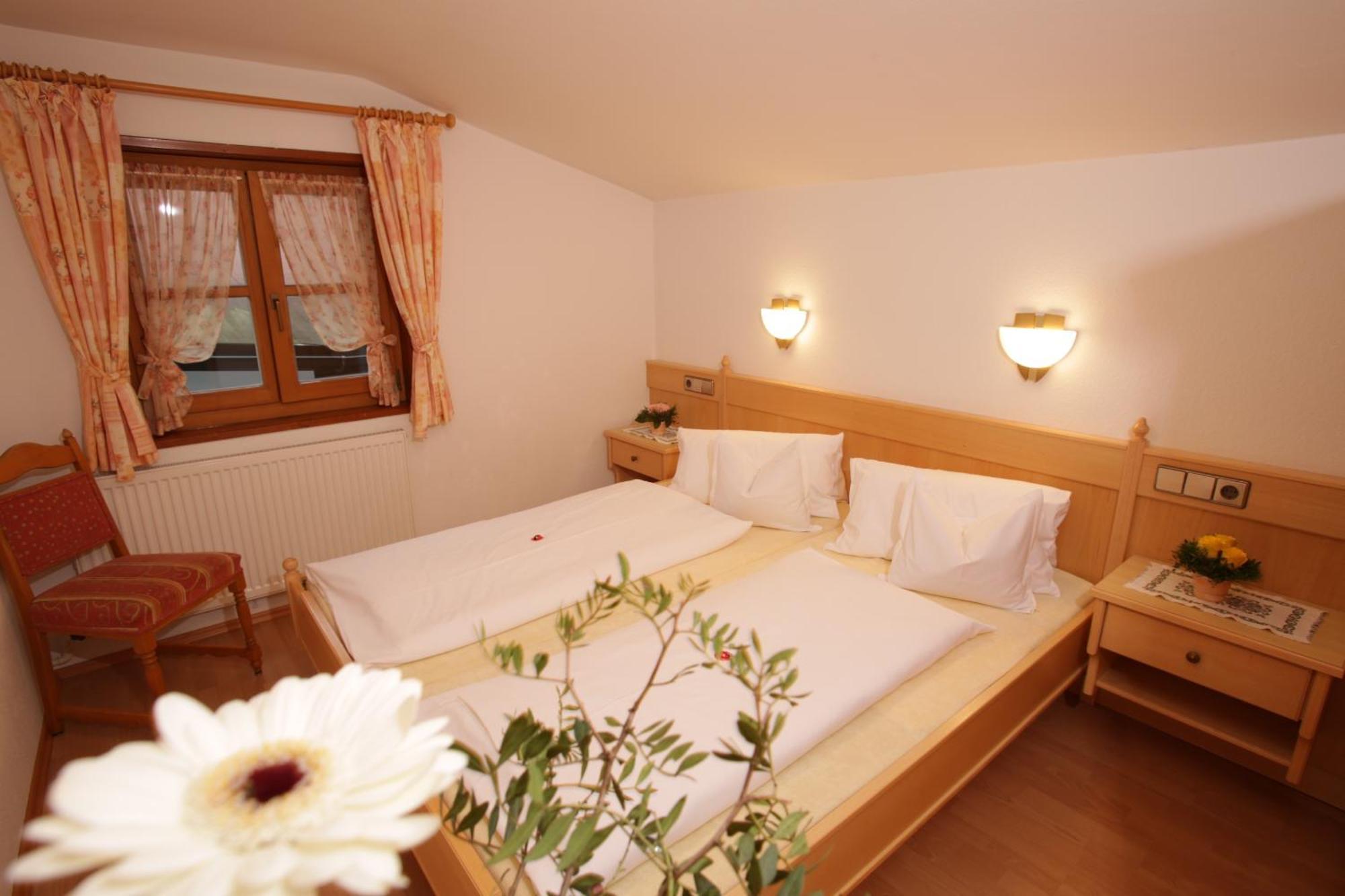 Gaestehaus Pretzner Hotel Reit im Winkl Exterior photo